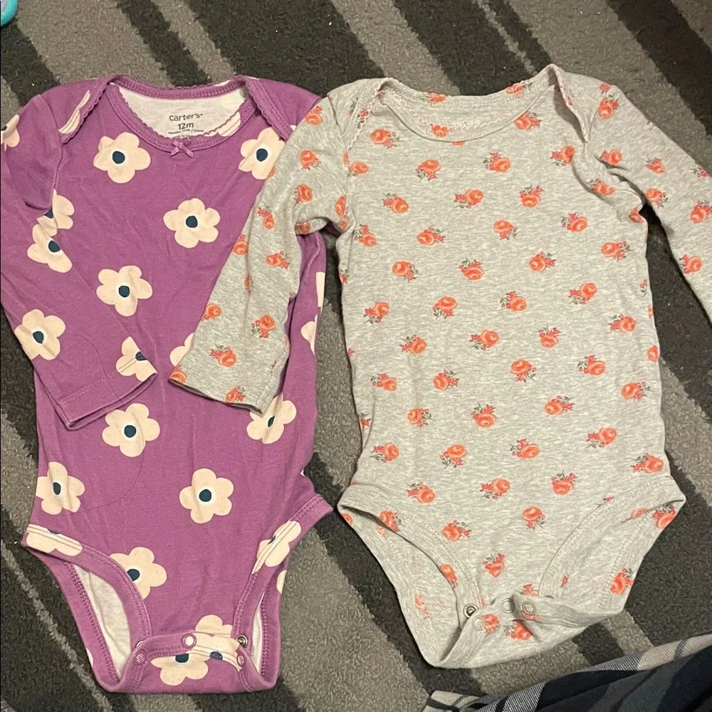 Carter’s floral long sleeves bodysuit onesies